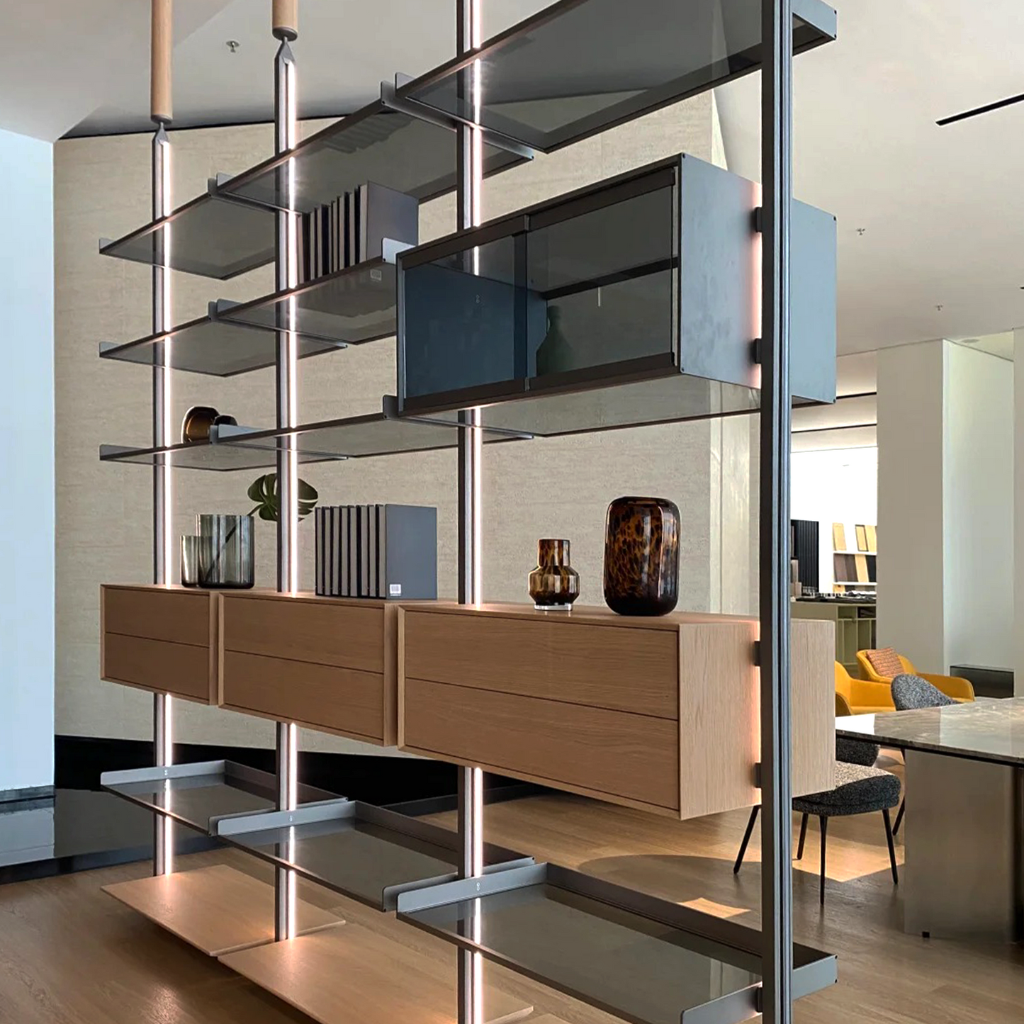 Aluminum Pole System Cabinet