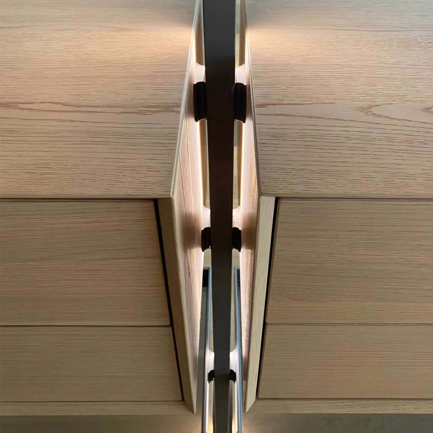 Aluminum Pole System Cabinet